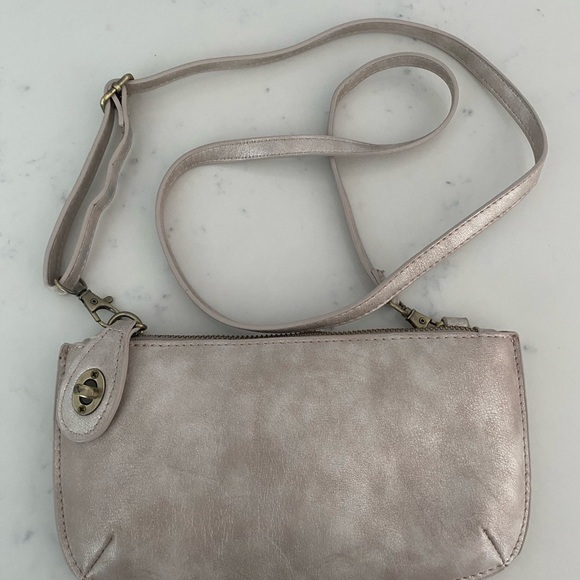 Joy Susan Women's Purse Mini Crossbody Wristlet Clutch Handbag Metallic silver - Picture 1 of 3